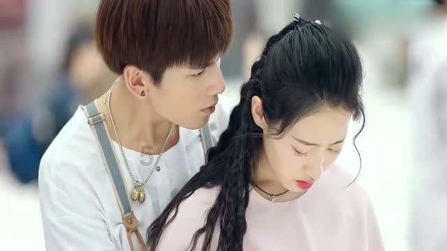 玩滑板的男孩逃脱2