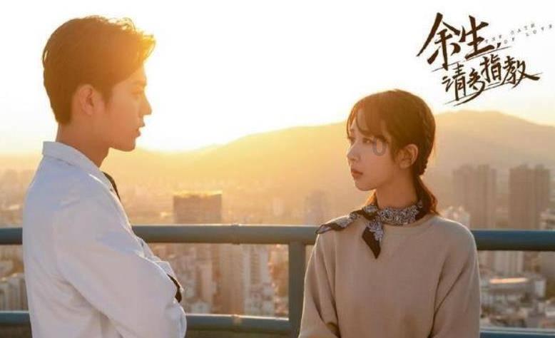 I+noticed+something+like+a+radio+around+his+neck是什么从句