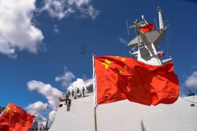 什么是电源适配器的尺寸和重量等物理参数？