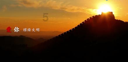 62岁,周星驰孤独终老,星爷一夜白发满头,身世之谜引人遐想。