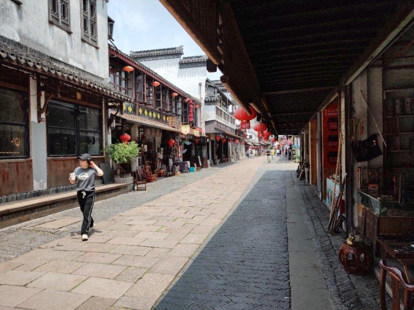 【聚焦市两会】市六届人大四次会议主席团举行第三次会议