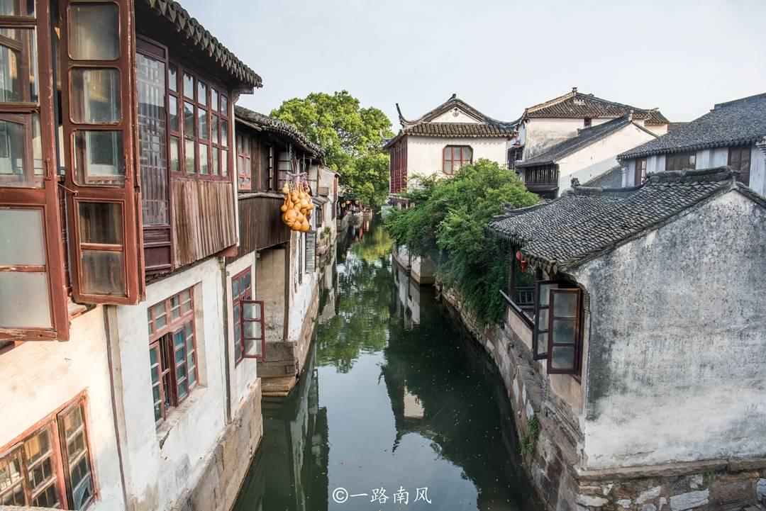 铆足干劲拼经济企业冲刺“开门红”
