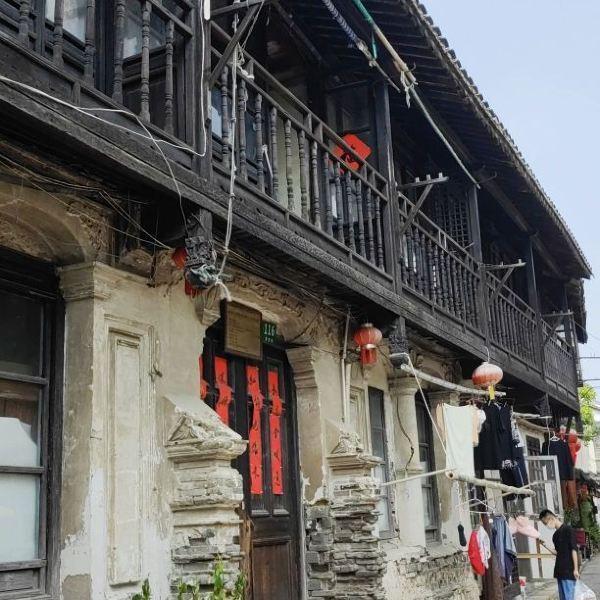 证明你姐是你姐!女子银行取5000遭盘问,报警才取到,该管管吗?